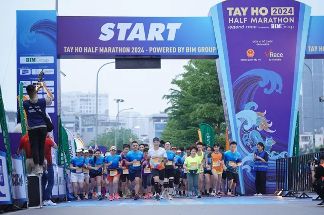 Hơn 10.000 VĐV tham gia Giải chạy bán marathon Tây Hồ 2024 - Ảnh 4.