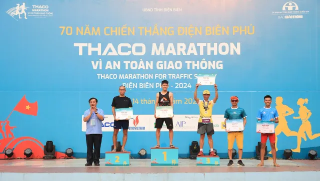 2.000 VĐV tranh tài tại giải marathon vì ATGT - Điện Biên Phủ 2024   - Ảnh 2.