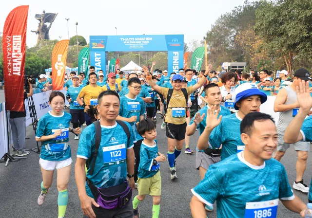 2.000 VĐV tranh tài tại giải marathon vì ATGT - Điện Biên Phủ 2024   - Ảnh 1.