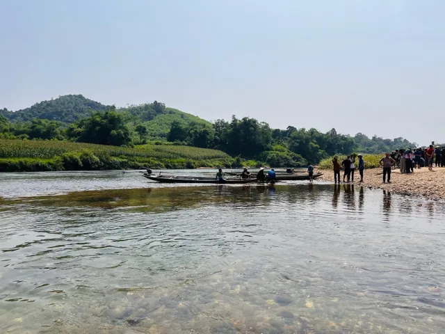 Vụ 2 học sinh đuối nước ở Quảng Bình: Nguyên nhân do khai thác cát sỏi trái phép? - Ảnh 1.