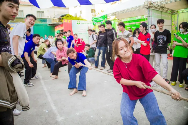 Khai mạc “Hội thao sinh viên chào mừng 93 năm ngày thành lập Đoàn TNCS Hồ Chí Minh” - Ảnh 4.