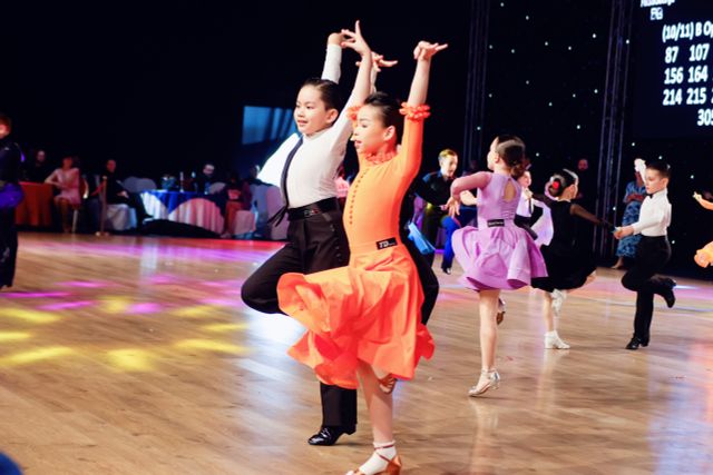 Con trai Khánh Thi - Phan Hiển lần thứ hai vô địch dancesport thế giới - Ảnh 1.