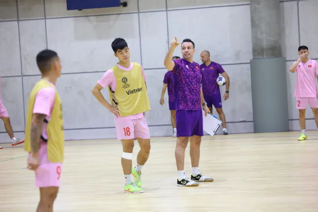 ĐT futsal Việt Nam sẵn sàng cho trận play-off - Ảnh 3.