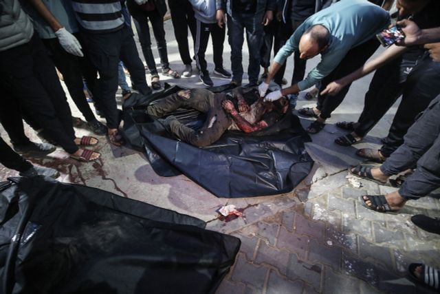 Tổng thống Israel Herzog xin lỗi vì vụ không kích khiến 7 nhân viên cứu trợ tử vong ở Gaza  - Ảnh 2.