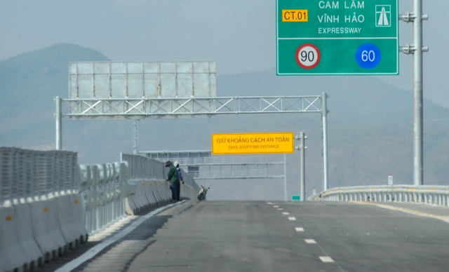 Cao tốc Cam Lâm - Vĩnh Hảo gần 9.000 tỷ đồng sẵn sàng thông xe - Ảnh 1.