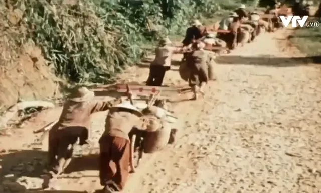 70 năm Chiến thắng Điện Biên Phủ: “Tất cả cho tiền tuyến, tất cả để chiến thắng” - Ảnh 1. 70 năm Chiến thắng Điện Biên Phủ: “Tất cả cho tiền tuyến, tất cả để chiến thắng” - Ảnh 1.