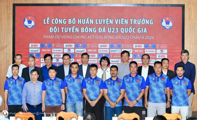 LĐBĐVN tổ chức lễ ký kết và công bố HLV trưởng ĐT U23 Việt Nam tham dự VCK U23 châu Á 2024 - Ảnh 1. LĐBĐVN tổ chức lễ ký kết và công bố HLV trưởng ĐT U23 Việt Nam tham dự VCK U23 châu Á 2024 - Ảnh 1.