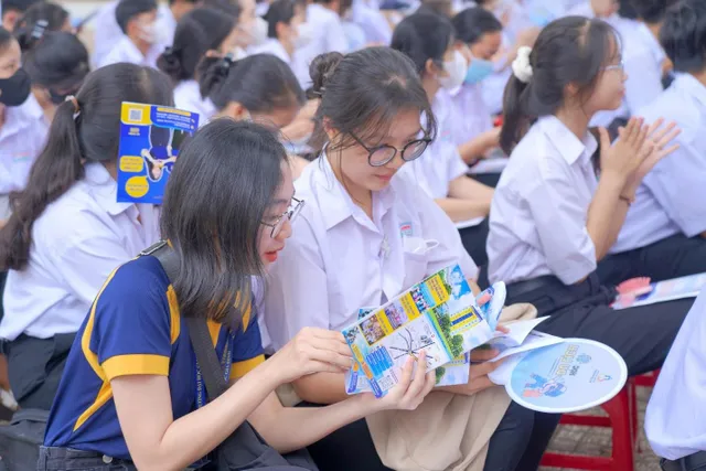 Một trường đại học ở TP Hồ Chí Minh có chất lượng tốt với học phí vừa tầm - Ảnh 1.