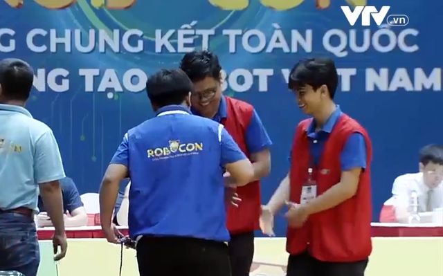 Những hành động Fair Play tại vòng chung kết Robocon Việt Nam 2024 - Ảnh 1.