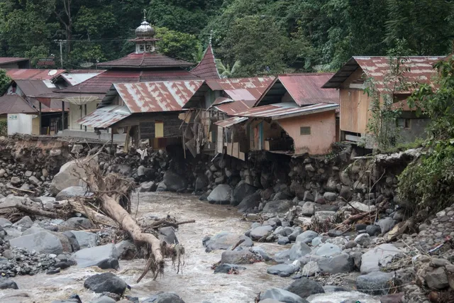 Số người tử vong vì lũ quét, dung nham lạnh ở Indonesia tăng lên 41 - Ảnh 1.