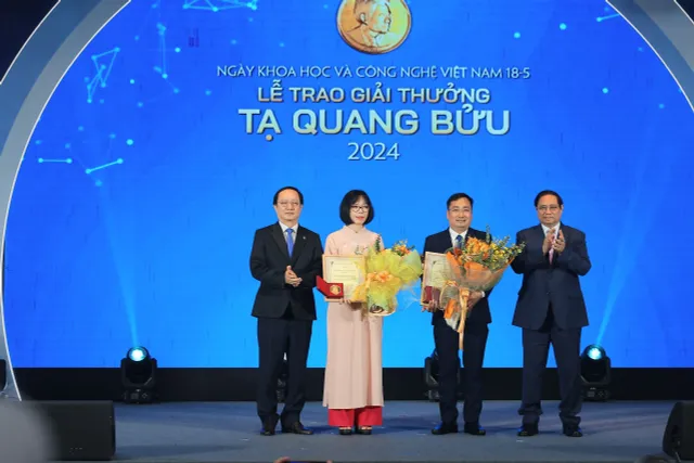 Trao Giải thưởng Tạ Quang Bửu năm 2024 cho 2 nhà khoa học ngành Vật lý và Môi trường - Ảnh 1.