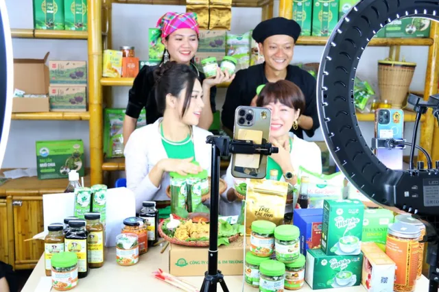Livestream bán hàng - lối ra tiềm năng cho nông sản Việt - Ảnh 3.