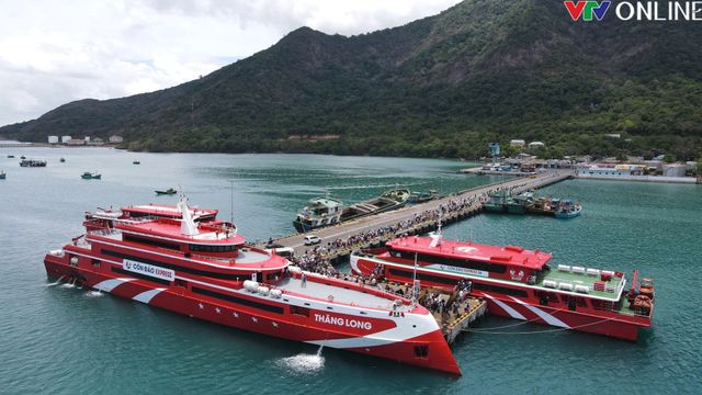 Từ hôm nay (20/5), khách đi tàu Côn Đảo về TP Hồ Chí Minh sẽ có xe đón ngay trong cảng - Ảnh 2.