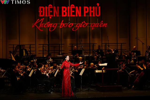 Khoảnh khắc ấn tượng trong Chương trình biểu diễn nghệ thuật đặc biệt Điện Biên Phủ - không bao giờ quên - Ảnh 2. Khoảnh khắc ấn tượng trong Chương trình biểu diễn nghệ thuật đặc biệt Điện Biên Phủ - không bao giờ quên - Ảnh 2.