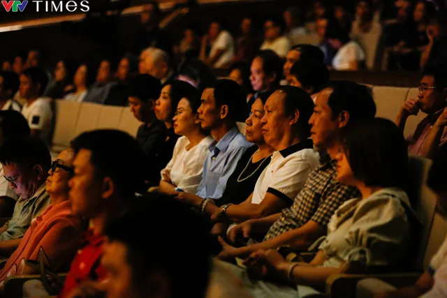 Khoảnh khắc ấn tượng trong Chương trình biểu diễn nghệ thuật đặc biệt Điện Biên Phủ - không bao giờ quên - Ảnh 16. Khoảnh khắc ấn tượng trong Chương trình biểu diễn nghệ thuật đặc biệt Điện Biên Phủ - không bao giờ quên - Ảnh 16.
