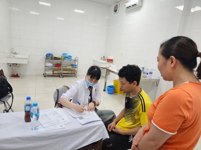 Hơn 2000 trẻ em được khám sàng lọc bệnh tim bẩm sinh tại tỉnh Thái Bình - Ảnh 1.