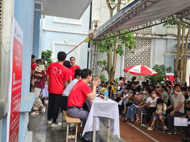 Hơn 2000 trẻ em được khám sàng lọc bệnh tim bẩm sinh tại tỉnh Thái Bình - Ảnh 13.