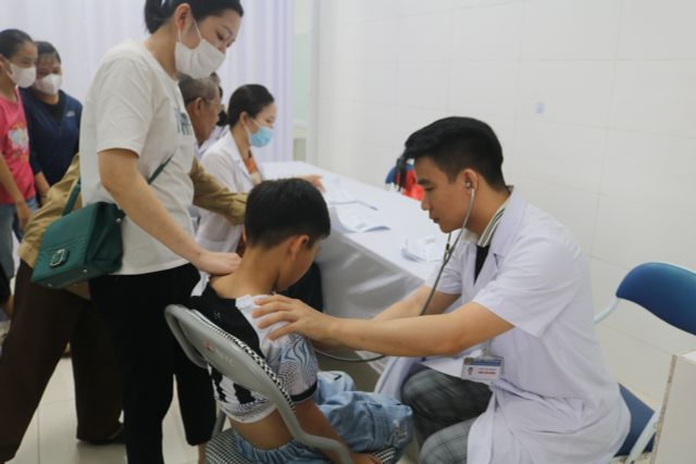 Hơn 2000 trẻ em được khám sàng lọc bệnh tim bẩm sinh tại tỉnh Thái Bình - Ảnh 9.