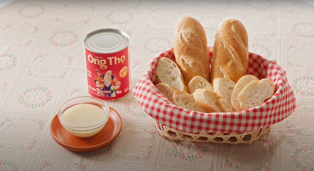 Bánh mì chấm sữa đặc – tự hào văn hóa ẩm thực việt - Ảnh 1.