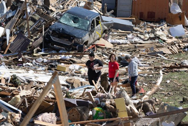 Bang Iowa và bang Texas (Mỹ) hứng chịu lốc xoáy nghiêm trọng, gây nhiều thiệt hại về người và tài sản - Ảnh 4.
