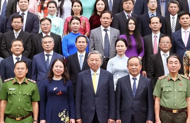 Chủ tịch nước Tô Lâm gặp gỡ cán bộ Văn phòng Chủ tịch nước - Ảnh 1.