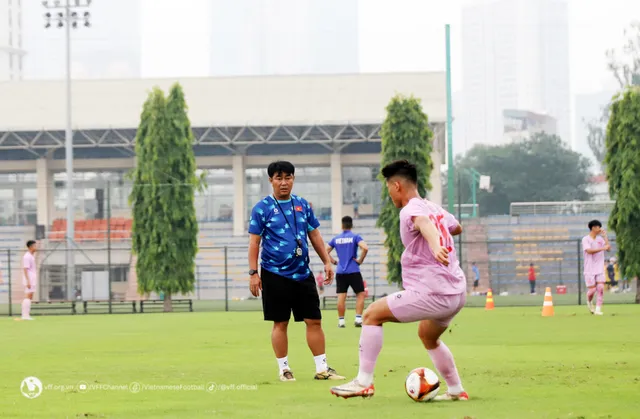 Đội tuyển U16 Việt Nam hứng khởi bước vào buổi tập đầu tiên - Ảnh 8.