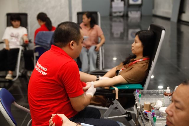 Hơn 300 cán bộ, nhân viên Đài THVN hiến máu nhân đạo - Ảnh 7.