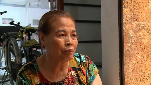 Cháy nhà trọ ở Trung Kính: Người dân bàng hoàng, tiếc thương các nạn nhân tử vong - Ảnh 4. Cháy nhà trọ ở Trung Kính: Người dân bàng hoàng, tiếc thương các nạn nhân tử vong - Ảnh 4.