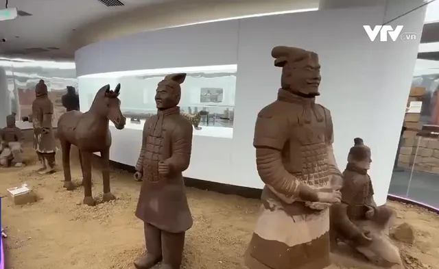 Bảo tàng socola tái hiện lịch sử tại Trung Quốc - Ảnh 1.