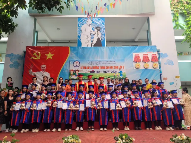 Mở Cổng đăng ký tuyển sinh đầu cấp ở TP Hồ Chí Minh - Ảnh 1.