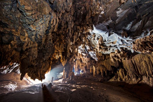 Hang Sơn Đoòng lọt top 7 điểm tham quan dưới lòng đất đẹp nhất thế giới