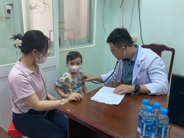 Chương trình “Trái tim cho em” tổ chức khám sàng lọc bệnh tim bẩm sinh tại tỉnh Bình Phước - Ảnh 10.