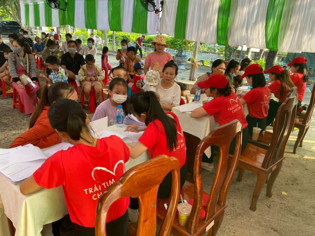 Chương trình “Trái tim cho em” tổ chức khám sàng lọc bệnh tim bẩm sinh tại tỉnh Bình Phước - Ảnh 9.