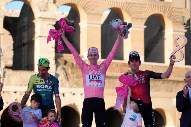 Tadej Pogacar và chức vô địch lịch sử tại Giro DItalia - Ảnh 3.
