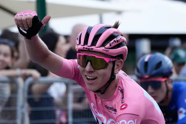 Vô địch giải xe đạp Giro DItalia, Tadej Pogacar tạo nên kỉ lục mới   - Ảnh 2.