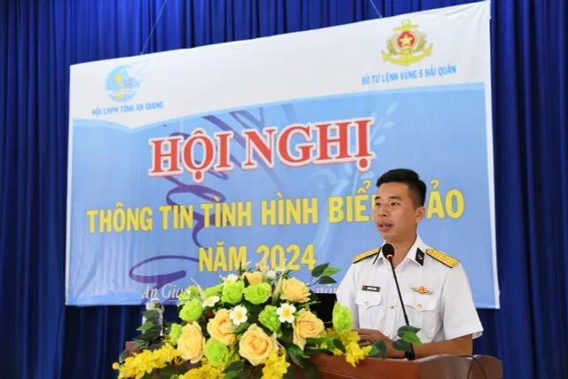 Vùng 5 Hải quân tuyên truyền thông tin về biển, đảo tại tỉnh An Giang - Ảnh 1.