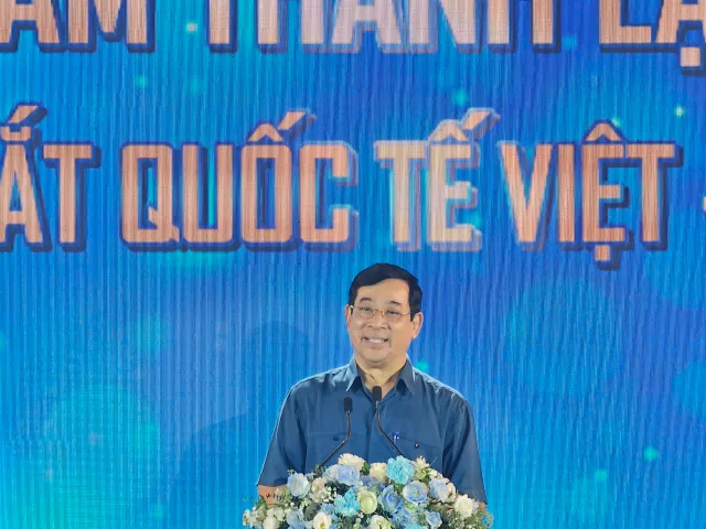 Kỷ lục mới trong phẫu thuật bệnh lý về mắt tại Việt Nam - Ảnh 2. Kỷ lục mới trong phẫu thuật bệnh lý về mắt tại Việt Nam - Ảnh 2.