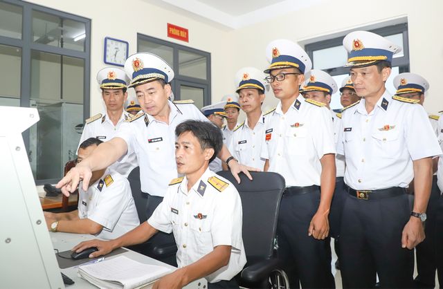 Hải quân nhân dân Việt Nam - 69 năm hành trình giữ biển - Ảnh 8.