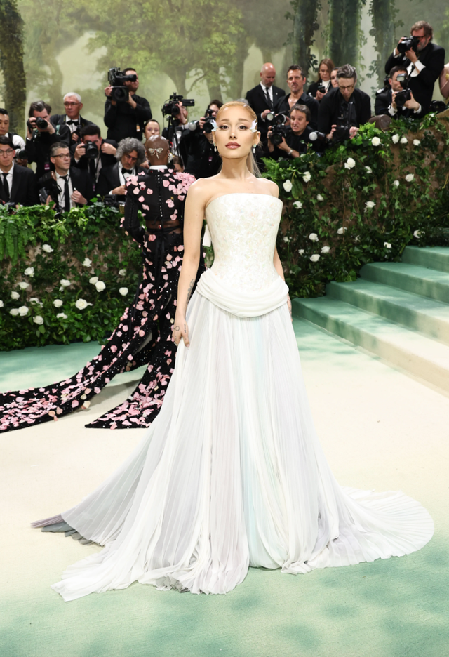 Dàn sao khoe sắc tại khu vườn thời gian Met Gala 2024 - Ảnh 4.