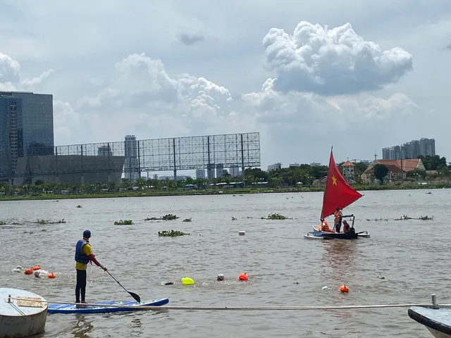 Sôi động Giải Vô địch Bơi vượt sông mở rộng TP Hồ Chí Minh 2024 - Ảnh 7.