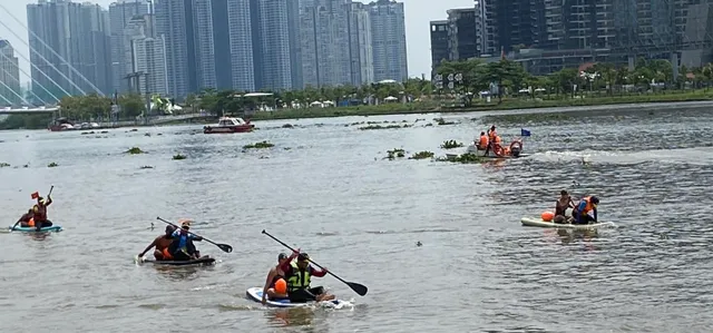 Sôi động Giải Vô địch Bơi vượt sông mở rộng TP Hồ Chí Minh 2024 - Ảnh 6.