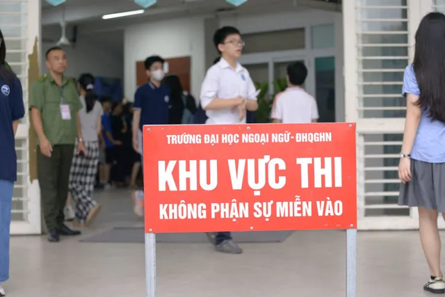 Trường THPT Chuyên Ngoại ngữ (Đại học Quốc gia Hà Nội) thi tuyển vào lớp 10 - Ảnh 4.