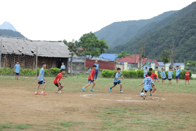 Lớp bóng đá miễn phí cho trẻ em Sơn La và Giải đấu tranh cúp “Gieo ước mơ bóng đá” - Ảnh 5.