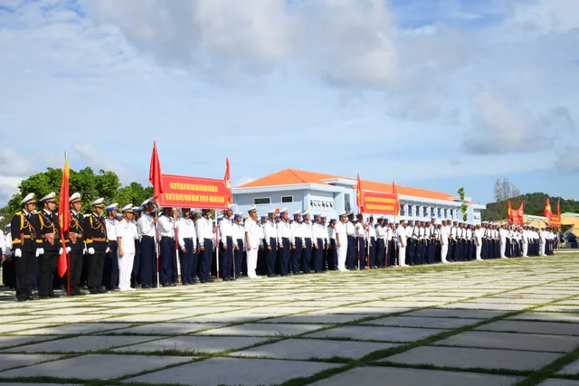 Trang nghiêm, ý nghĩa Lễ tuyên thệ chiến sĩ mới tại Vùng 5 Hải quân - Ảnh 1.