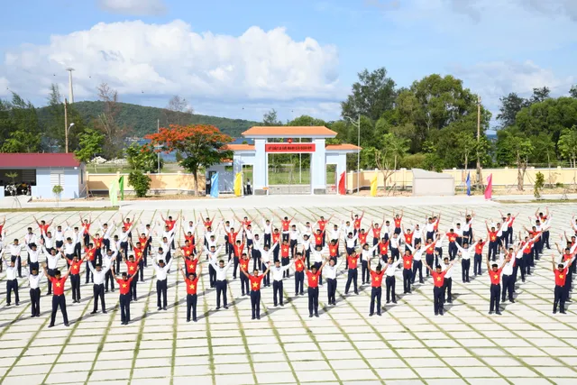 Trang nghiêm, ý nghĩa Lễ tuyên thệ chiến sĩ mới tại Vùng 5 Hải quân - Ảnh 4.