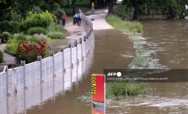 Áo đóng cửa sông Danube khi lũ lụt chết người lan khắp Trung Âu - Ảnh 2.