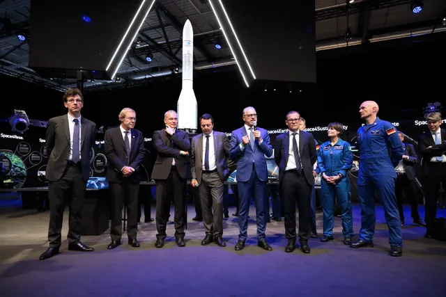 Châu Âu tham gia cuộc đua lên vũ trụ - Ảnh 1.