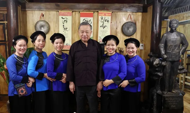 Chủ tịch nước Tô Lâm gặp gỡ thân mật bà con tại Pác Bó - Ảnh 1.