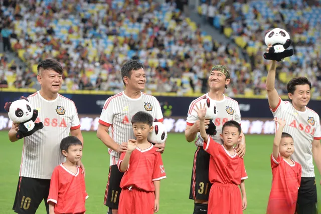 Đội bóng ngôi sao Hong Kong (Trung Quốc) vẫn được yêu mến sau gần 40 năm - Ảnh 1.