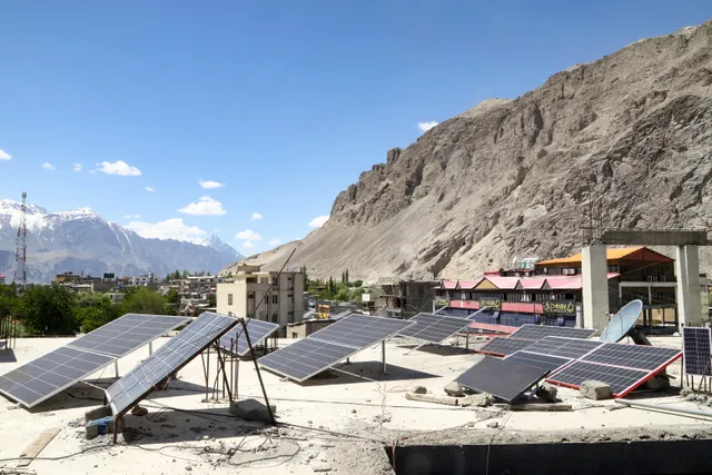 Du lịch làm trầm trọng thêm khủng hoảng thiếu điện ở miền núi Pakistan - Ảnh 2.